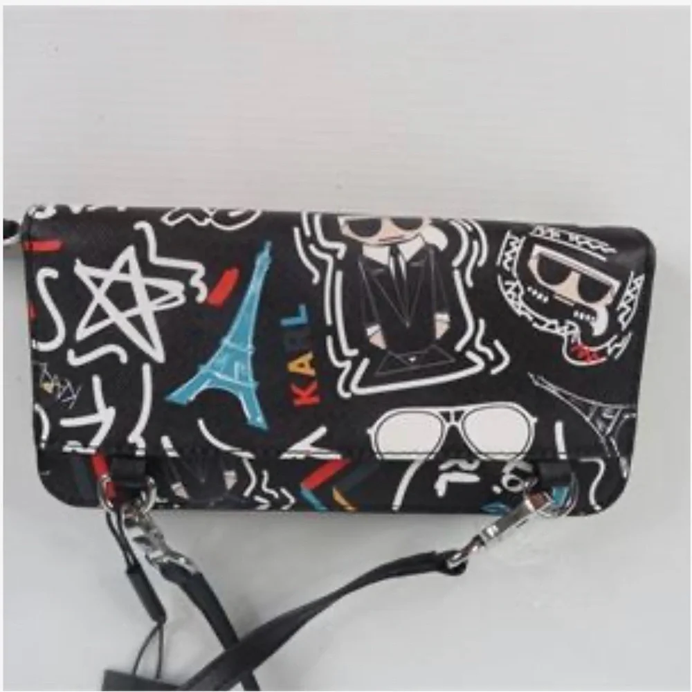 Karl Lagerfeld make statement
